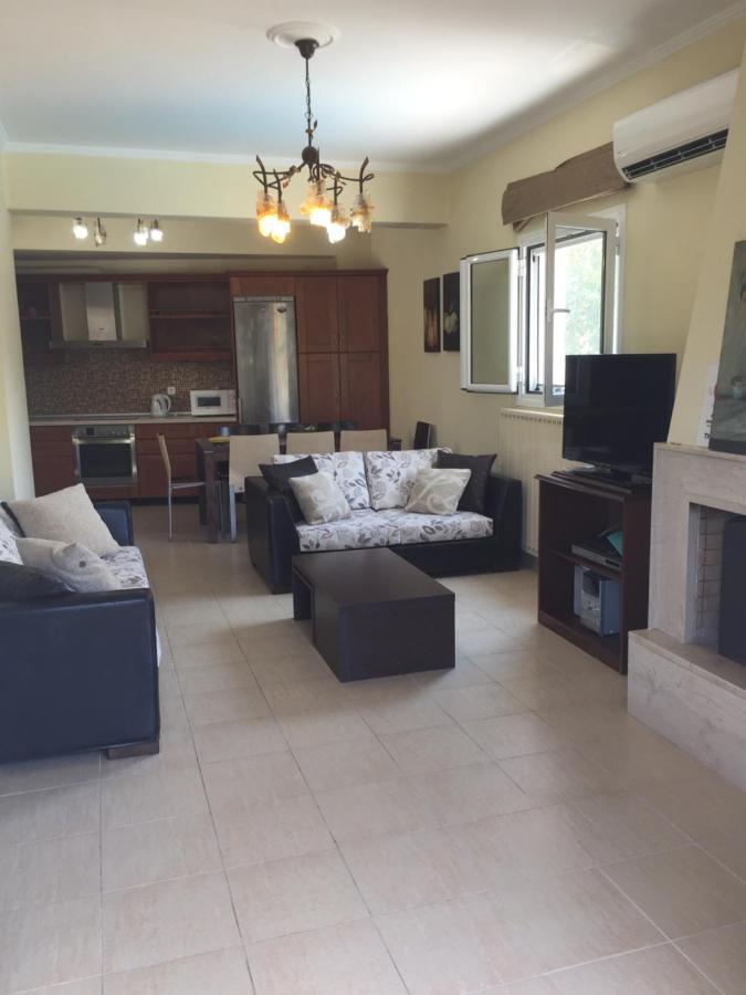 Villa Petrino - Central Flat Location Within Kassiopi. Sleeps 8 Esterno foto