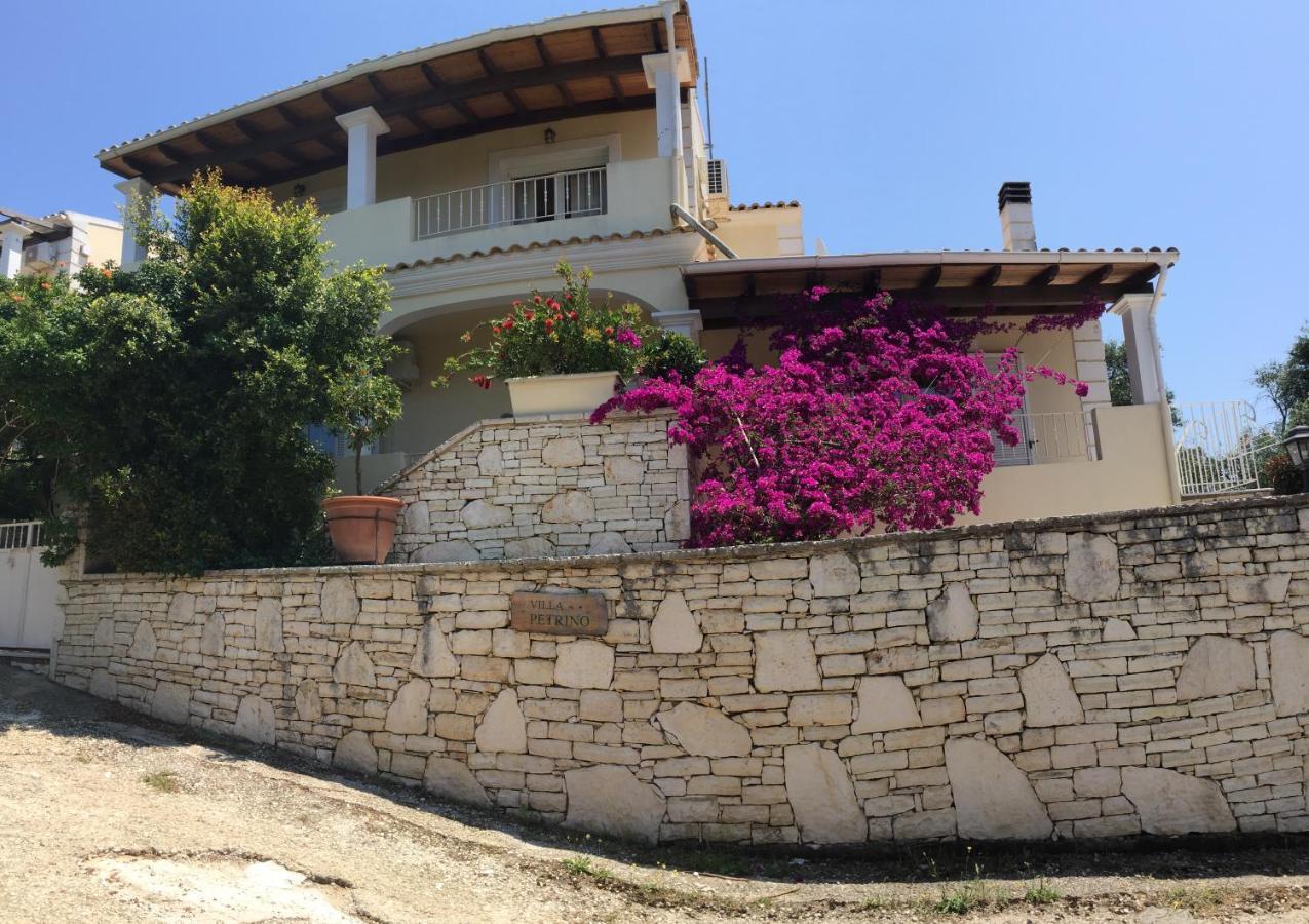 Villa Petrino - Central Flat Location Within Kassiopi. Sleeps 8 Esterno foto
