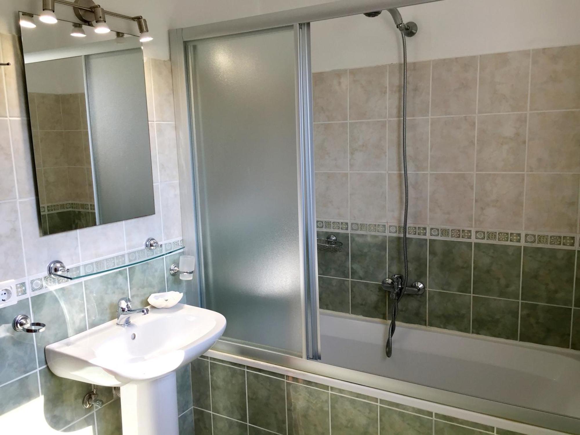 Villa Petrino - Central Flat Location Within Kassiopi. Sleeps 8 Esterno foto